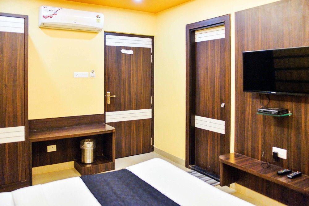 Hotel Janki International By Keymagics Варанасі Екстер'єр фото