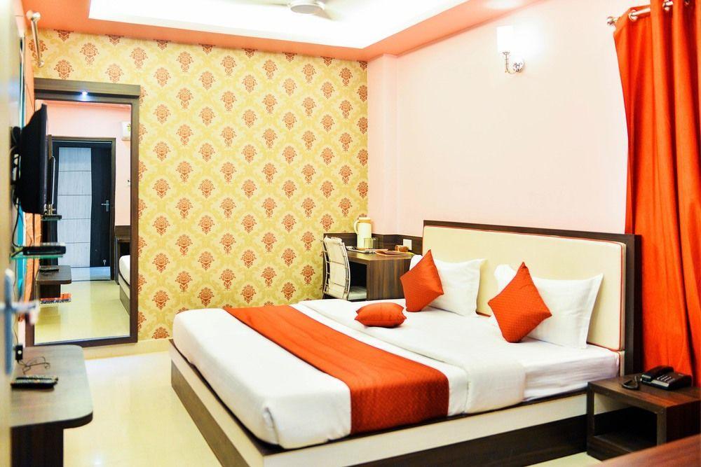 Hotel Janki International By Keymagics Варанасі Екстер'єр фото