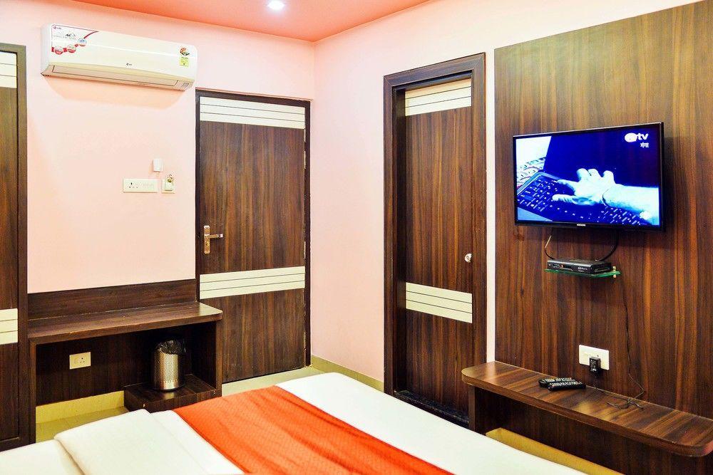 Hotel Janki International By Keymagics Варанасі Екстер'єр фото