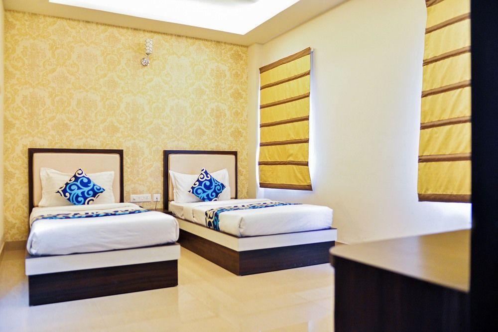 Hotel Janki International By Keymagics Варанасі Екстер'єр фото