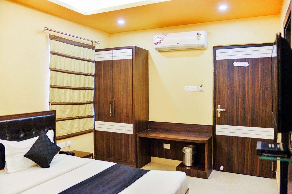 Hotel Janki International By Keymagics Варанасі Екстер'єр фото