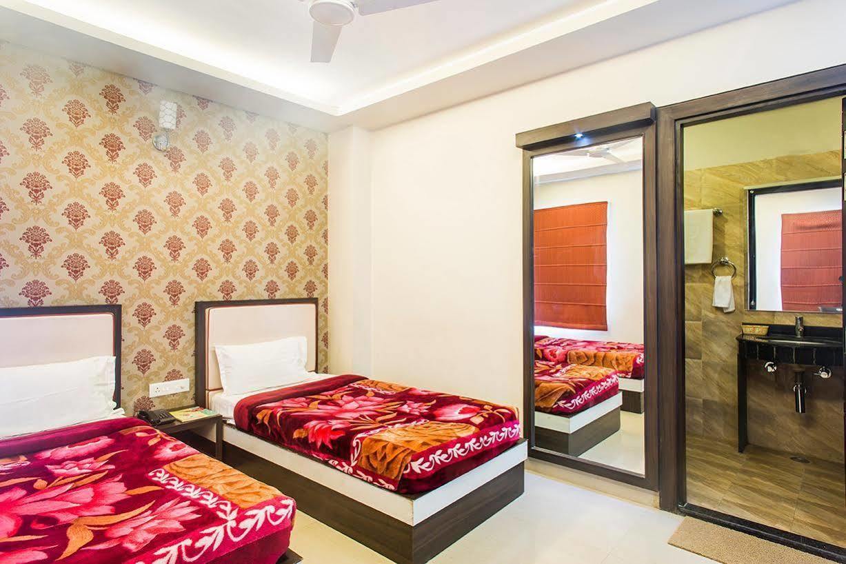 Hotel Janki International By Keymagics Варанасі Екстер'єр фото
