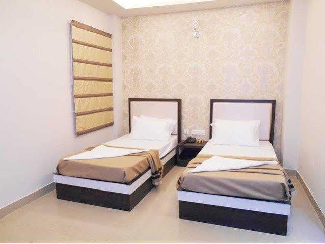 Hotel Janki International By Keymagics Варанасі Екстер'єр фото