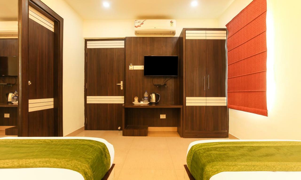 Hotel Janki International By Keymagics Варанасі Екстер'єр фото