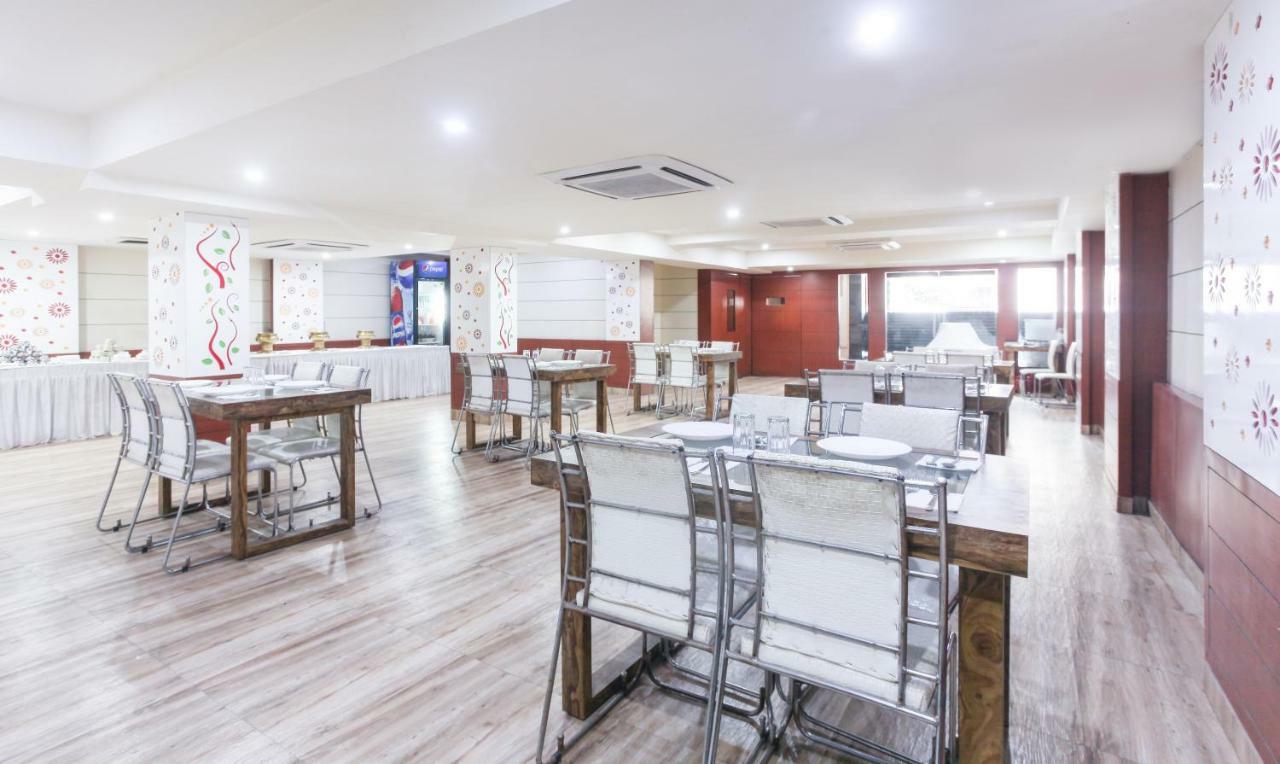 Hotel Janki International By Keymagics Варанасі Екстер'єр фото